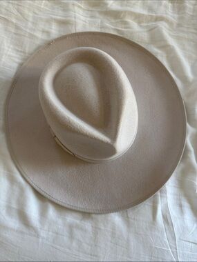 Angela @ William Wide Brim Felt Hat in Light Beige/Grey